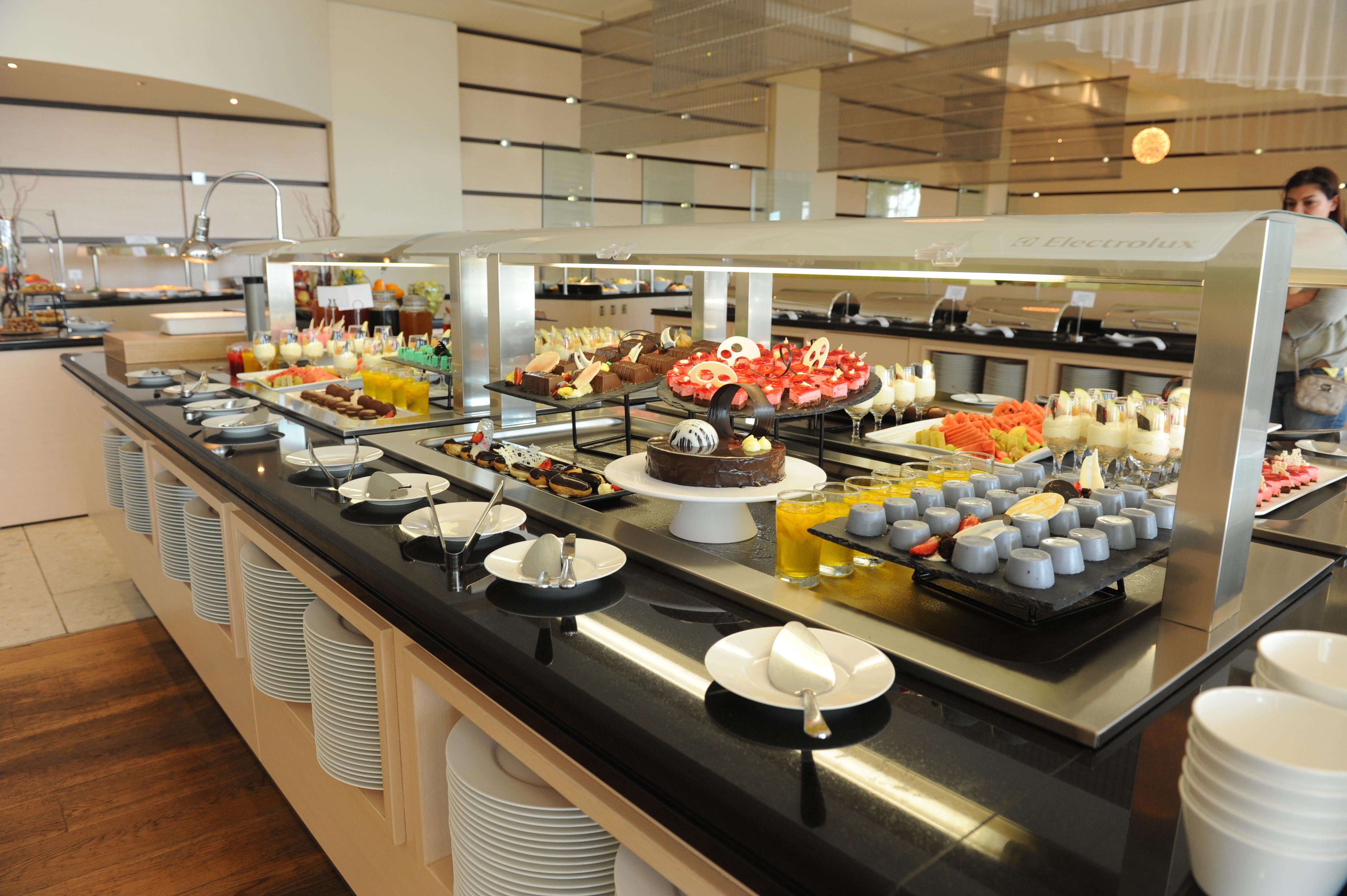 Rodos Palace Hotel Ixia  Esterno foto A dessert buffet