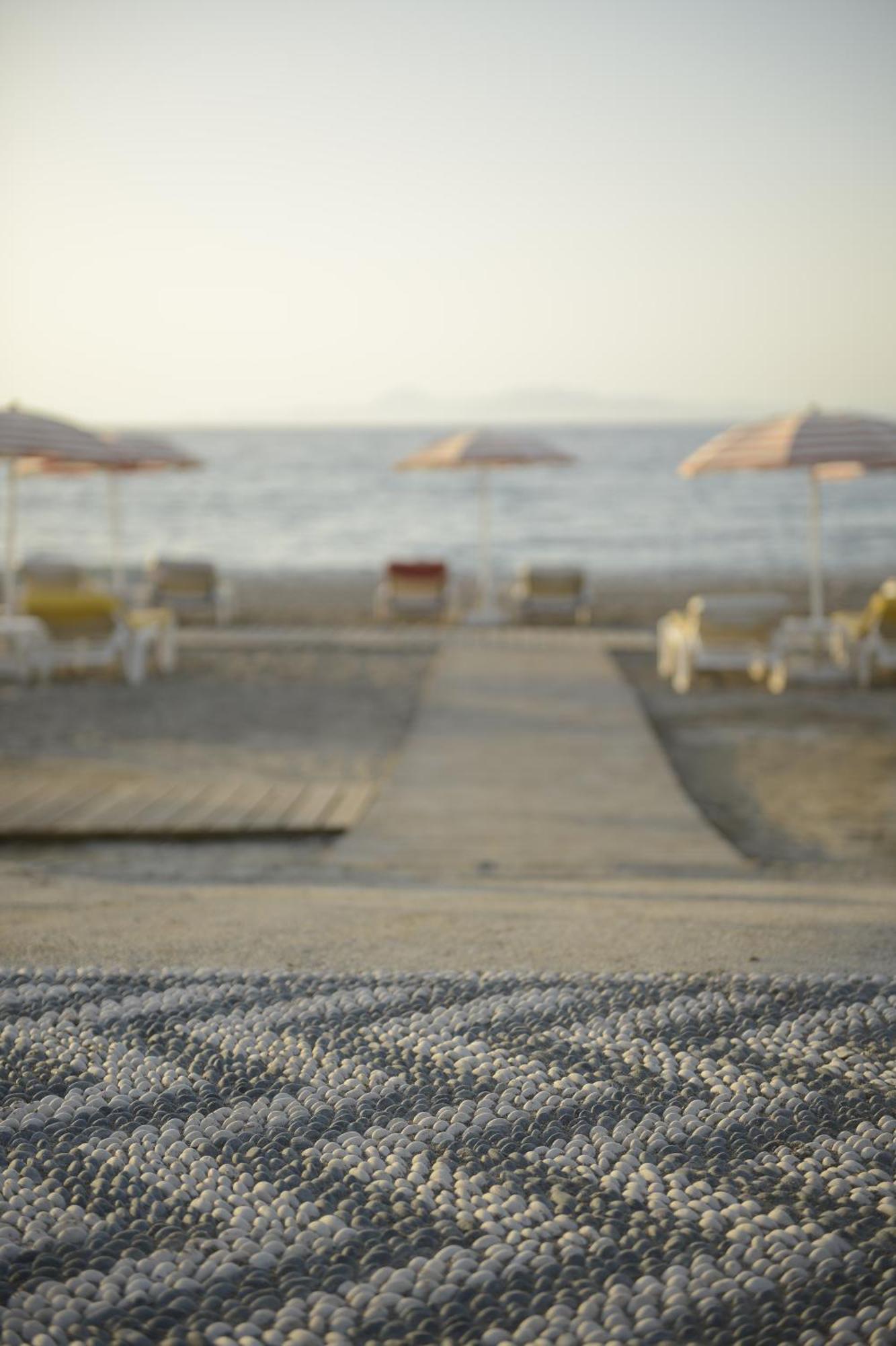 Rodos Palace Hotel Ixia  Esterno foto A beach in Varvarovski