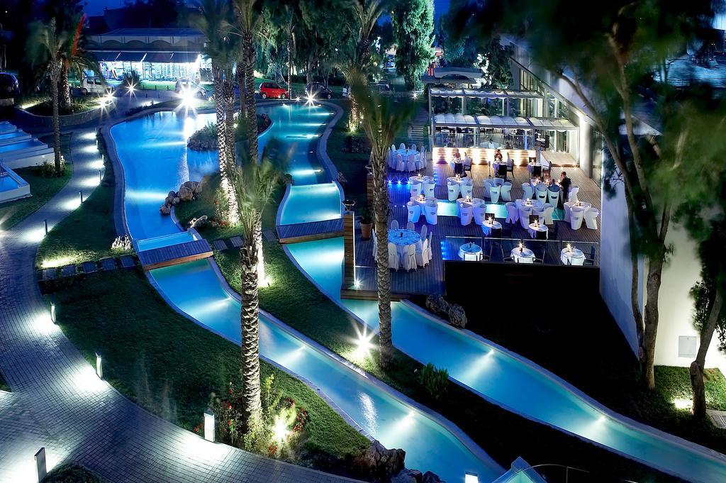 Rodos Palace Hotel Ixia  Esterno foto The resort at night